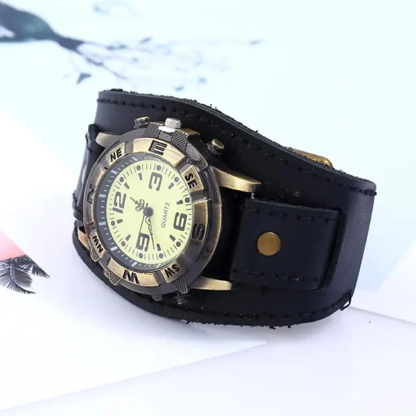 Vintage Faux Leather Quartz Wristwatch Punk Round Dial Wrist Watch Bracelet For Men Leather Wide Band Business Watch Wristwatch