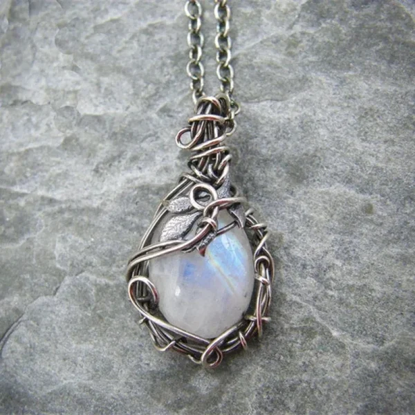 Moonstone Pendant Necklace Crystal Gems Alloy Rattan Vintage Noble Women Necklaces for Lady Girls Waterdrop Stone Necklace Gift