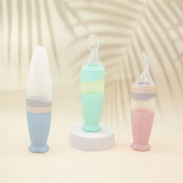 Squeezing Feeding Bottle Silicone Newborn Baby Training Rice Spoon Infant Cereal Food Supplement Feeder Safe Tableware Tools