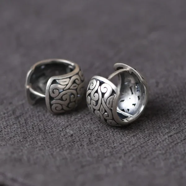 Silver Plated Retro Simple Design Hollow Pattern Circle Hypoallergenic Earrings for Ladies Elegant Dinner Party Jewelry Gift