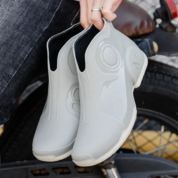 Brand Men Rain Boots New Outdoor Non-slip Light Hiking Shoes for Men Fishing Rain Boots Durable Waterproof Rubber Fishing Shoes