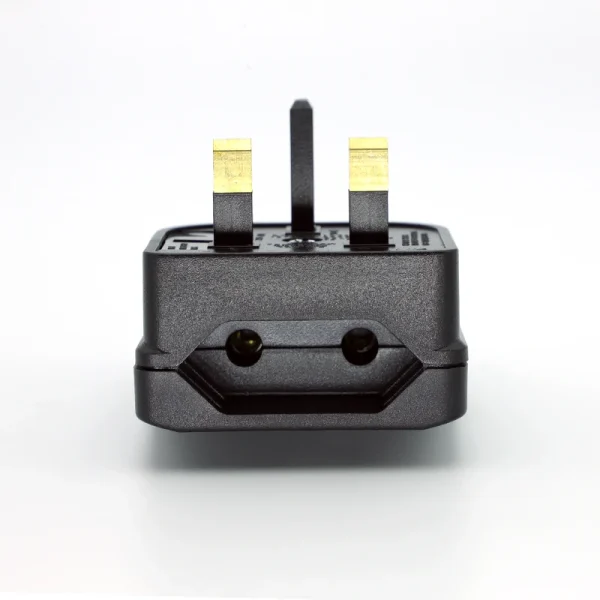 1PCS European Euro Eu 2 Pin To Uk 3 Pin Power Socket Travel Plug Adapter Converter Power Adapter Charger Power Socket Outlet